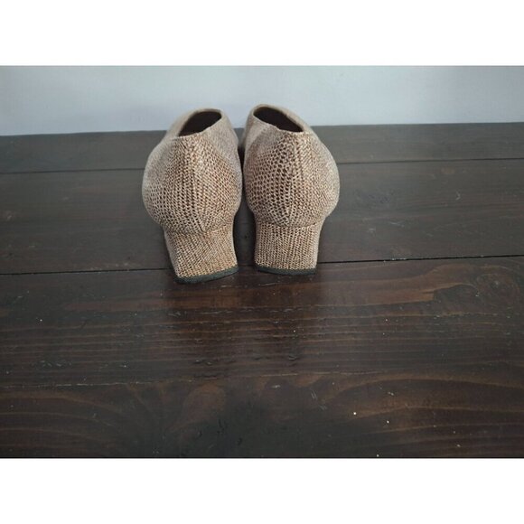 Stuart Weitzman Vintage Greige Embossed Mid Block Leather Pumps/Pre-owned,Sz.7.5 - Picture 9 of 11